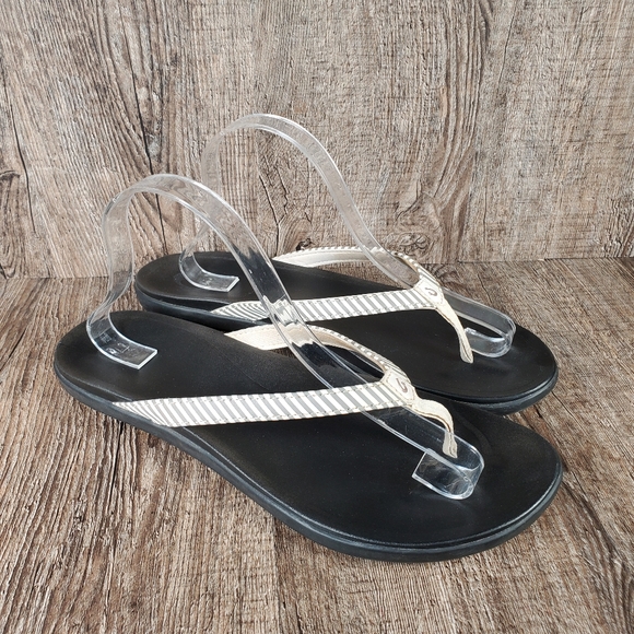 OluKai Shoes - OluKai Ho’Opio Women's Size 11 Bone Stripe Gray Black Flip Flops Sandals